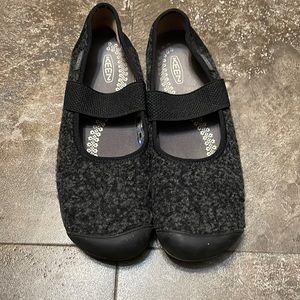 Keen Mary Janes, gray wool